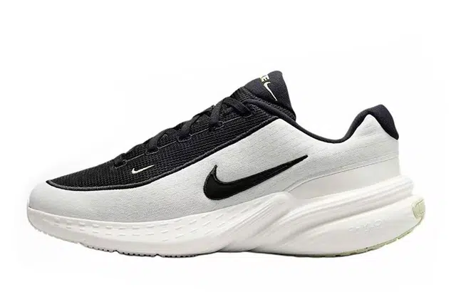 Nike Uplift SC 811