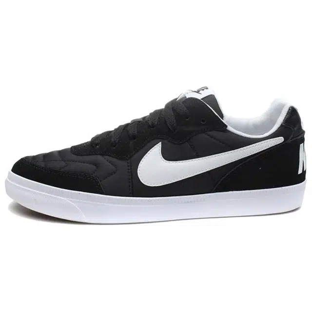 Nike Tiempo Trainer Black