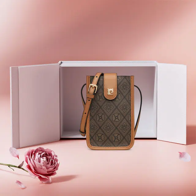 PIERRE CARDIN PVC