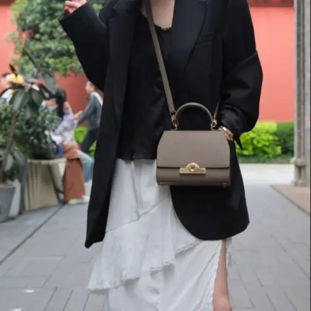 FANJI Moynat Rejane