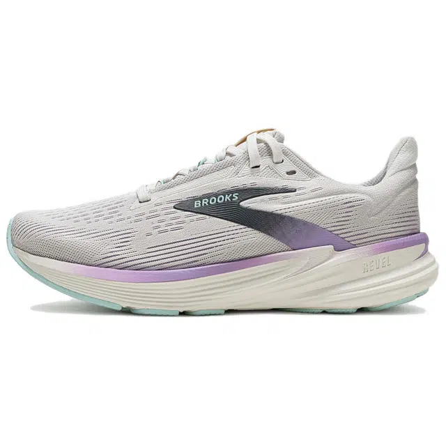 Brooks Revel 8