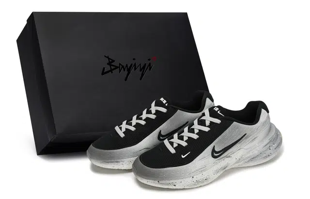 Nike Uplift SC 811