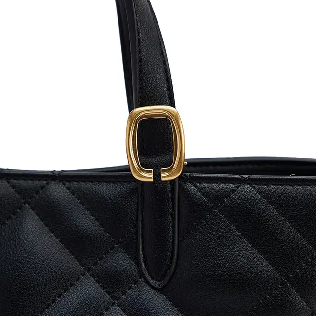 URBAN REVIVO Tote