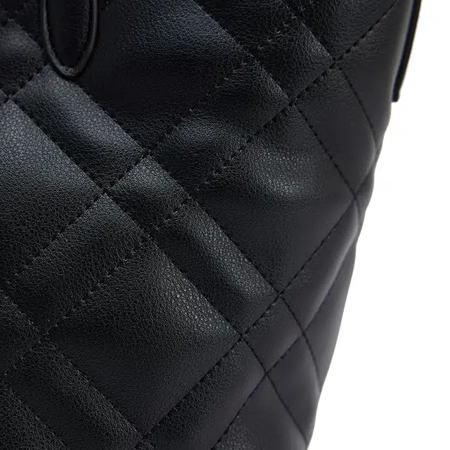 URBAN REVIVO Tote