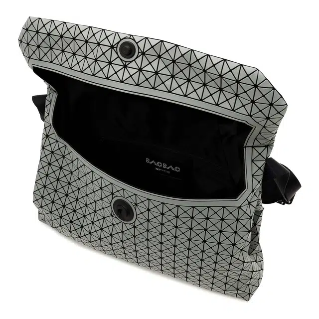 ISSEY MIYAKE Kuro