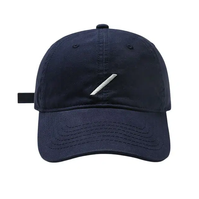 艾佳微 夏日心动韩版休闲刺绣斜杠百搭显脸小简约太阳帽 棉 鸭舌帽 男女同款情侣款