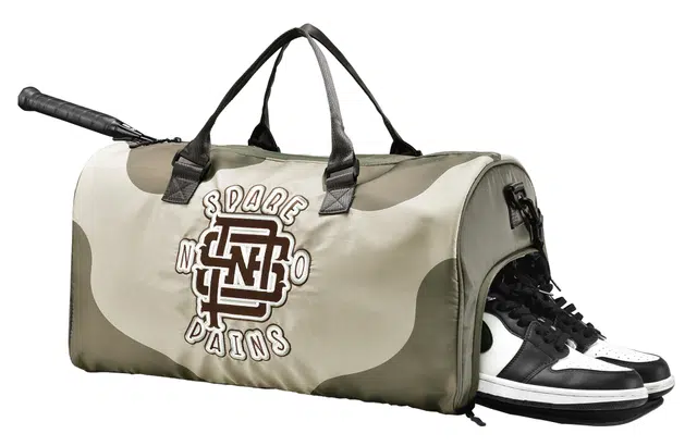 spare no pains Travel Bag