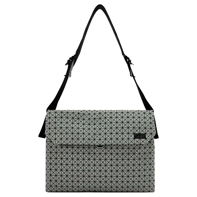 ISSEY MIYAKE Kuro