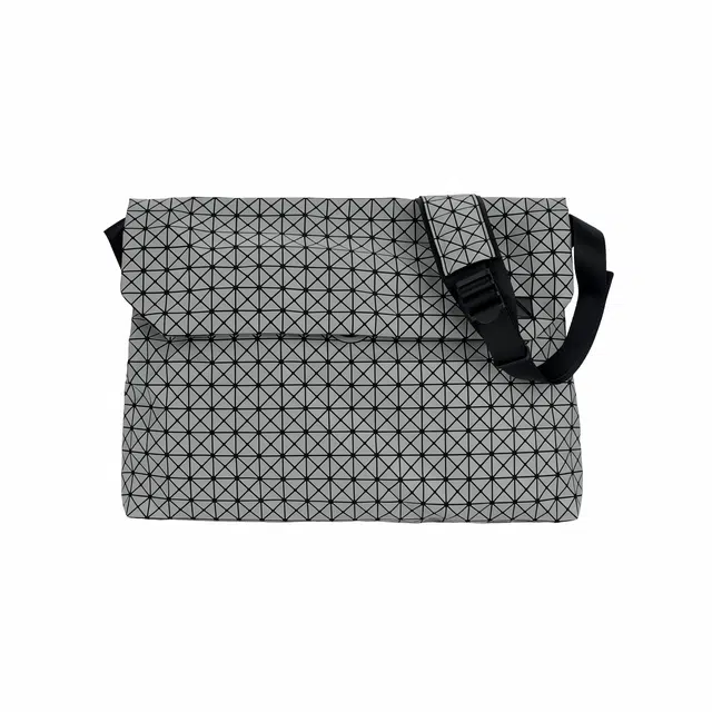 ISSEY MIYAKE Kuro