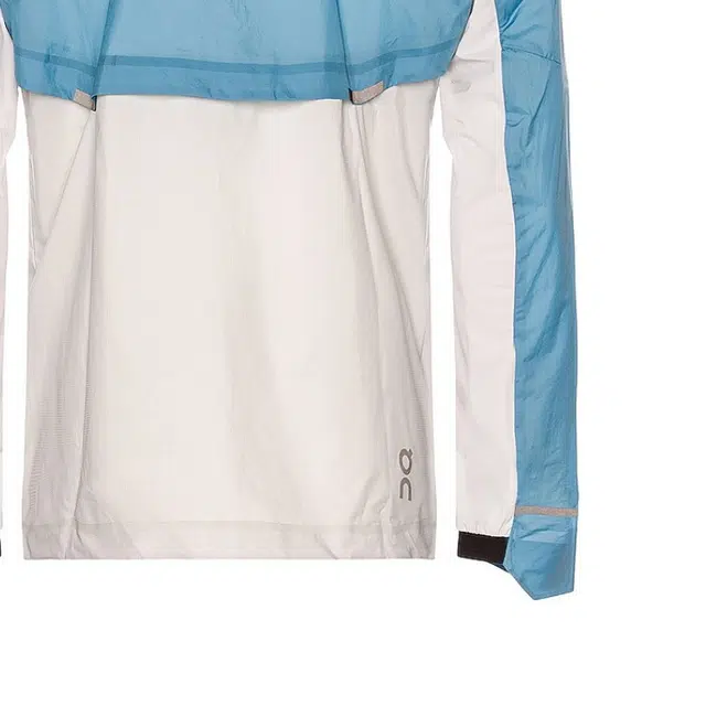 On ACTIVEWEAR logo