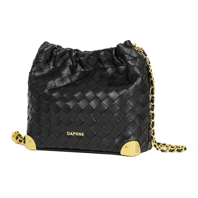 DAPHNE PU