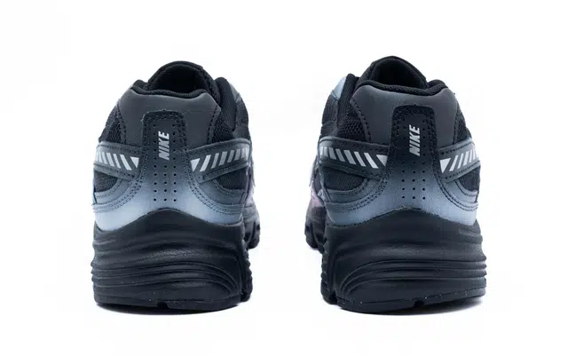 Nike Initiator