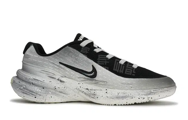 Nike Uplift SC 811