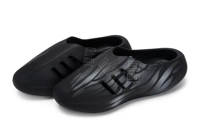 adidas originals adiFOM IIInfinity Mules
