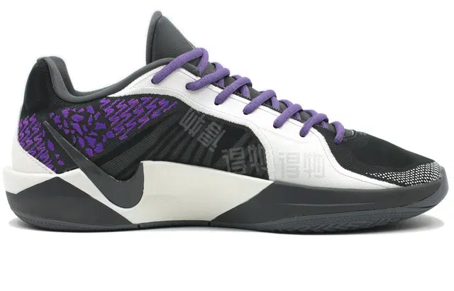 Nike Sabrina 2