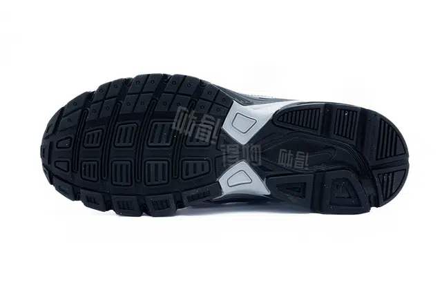Nike Initiator