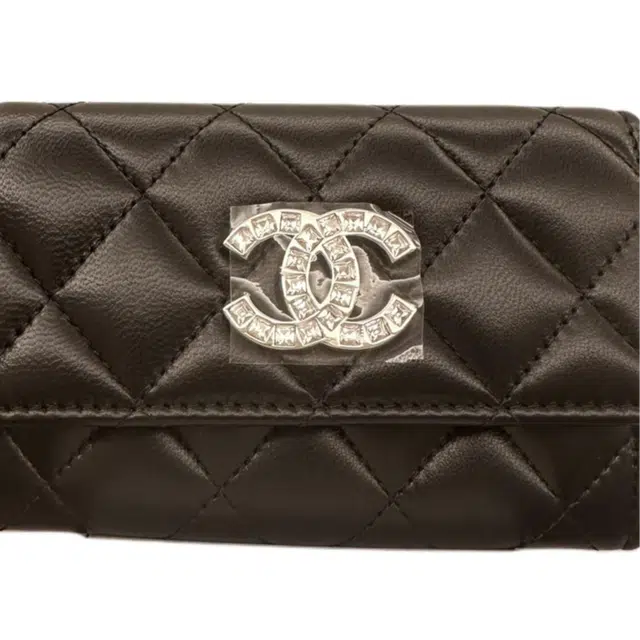 CHANEL 24B C Logo
