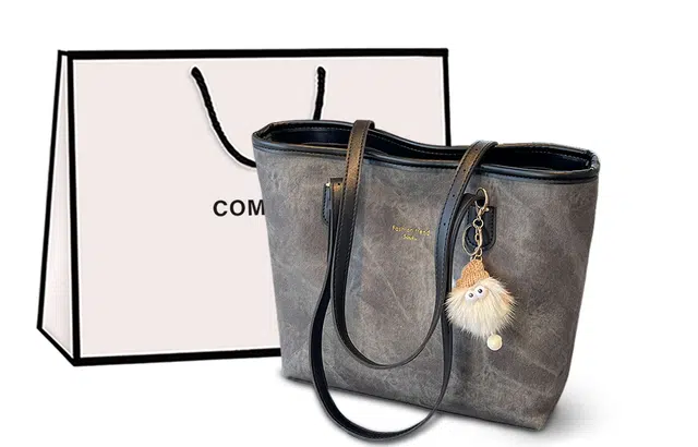 COMELY Tote