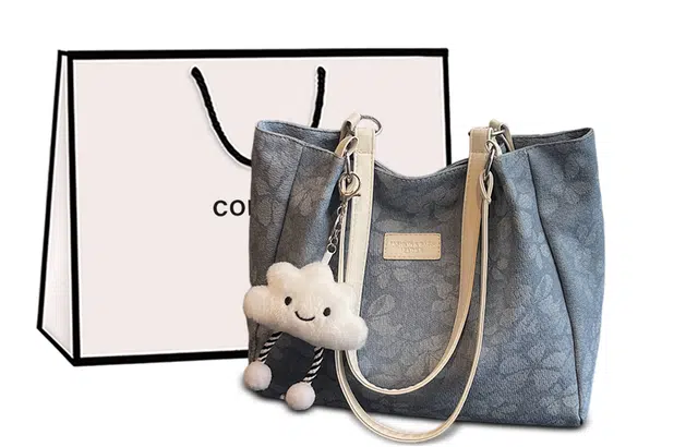 COMELY Tote