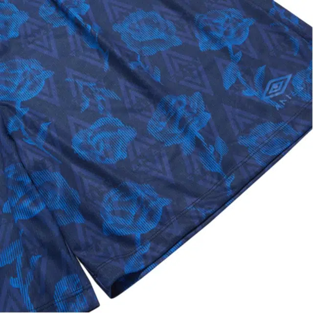 umbro x Aries