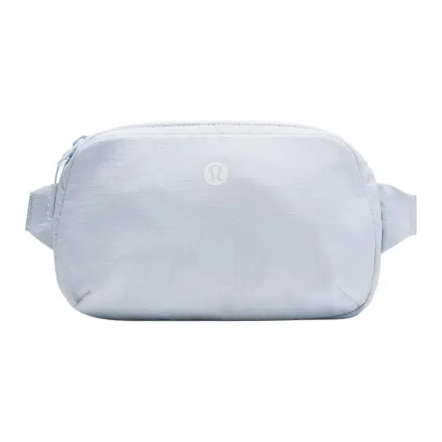 lululemon 7L Pack and Go Logo