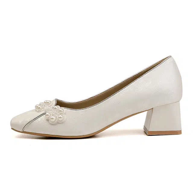 小鹿米利 新中式珍珠婚鞋优雅气质舒适不累脚百搭 粗跟 高跟鞋 女 米色