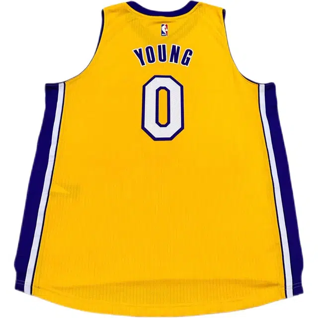 adidas x NBA YOUNG 0 V
