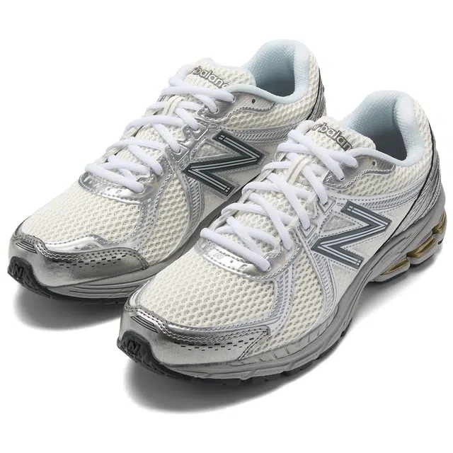 New Balance NB 860 v2