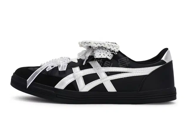 Asics Aaron 811