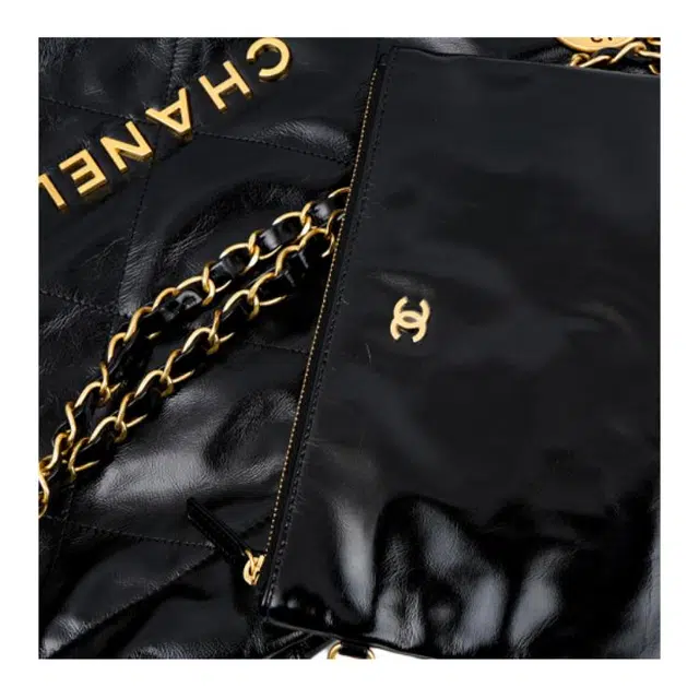 CHANEL 22Bag Tote