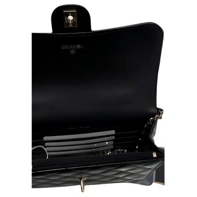 CHANEL 25P