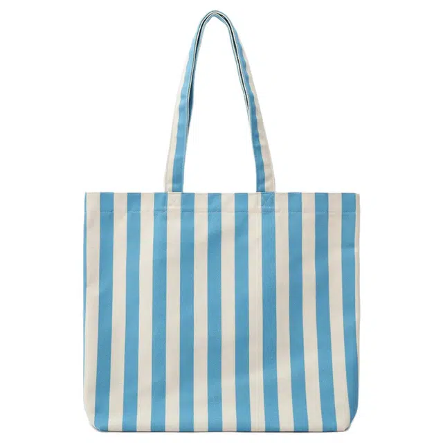 Lee ins Tote