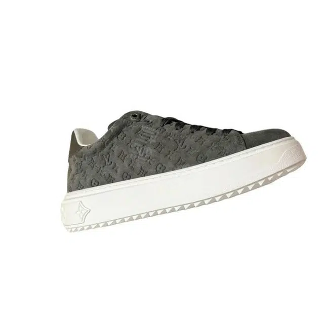 LOUIS VUITTON Time Out