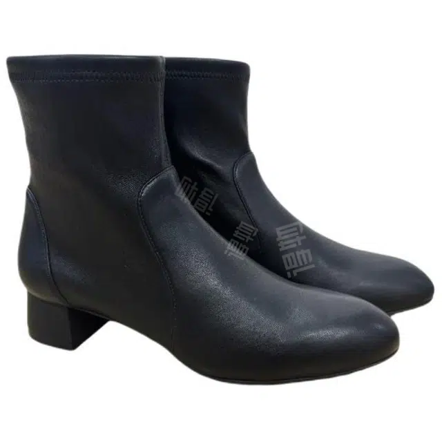 stuart weitzmanSW