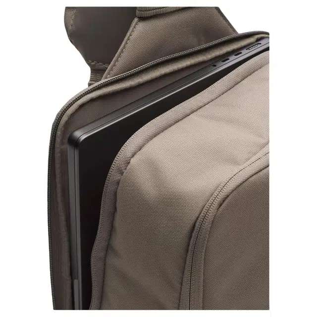 Under Armour UA Triumph 10L