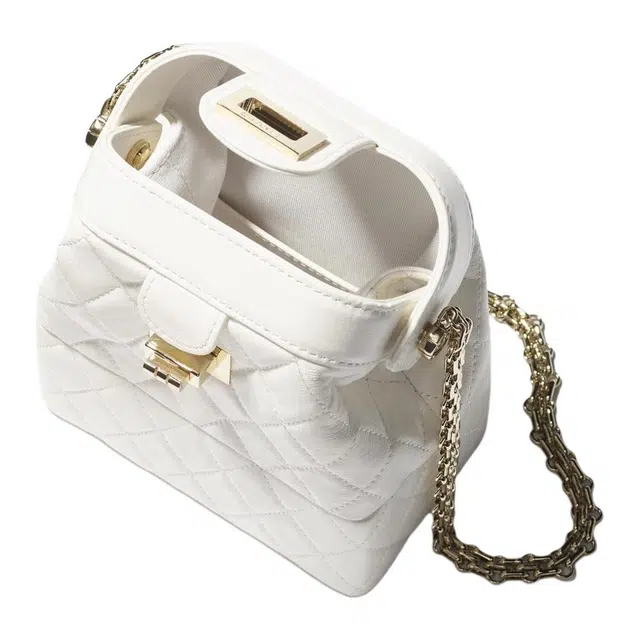 CHANEL 25A