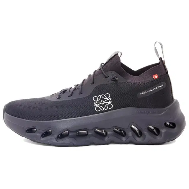 On x LOEWE CLOUDTILT