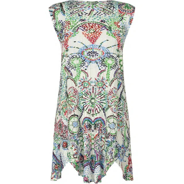 PLEATS PLEASE ISSEY MIYAKE