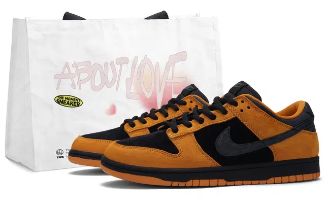 Nike Dunk Low "Orange Panda"