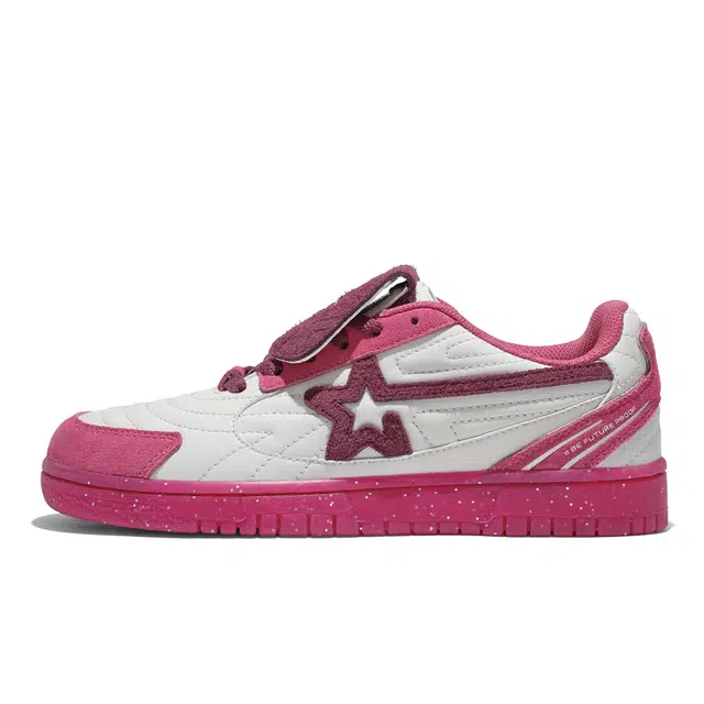 RIPSTAR SOCCER Trainer Strawberry Bear