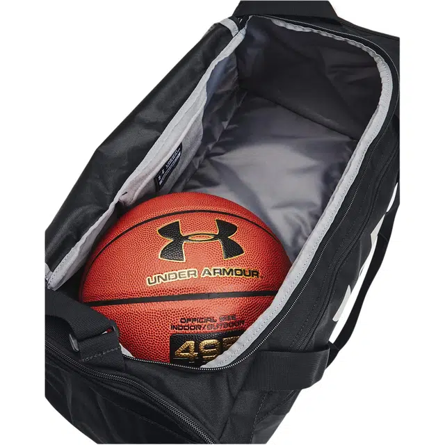 Under Armour Undeniable 5.0 Logo