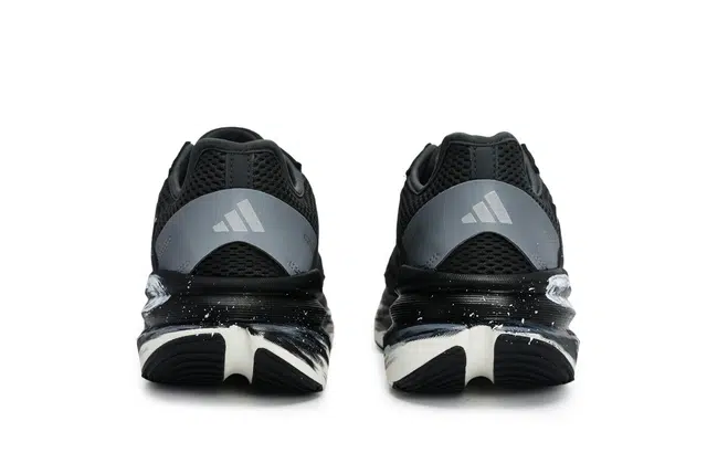 adidas ADISTAR 3 811