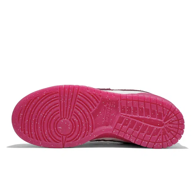 RIPSTAR SOCCER Trainer Strawberry Bear
