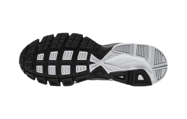 Nike Initiator