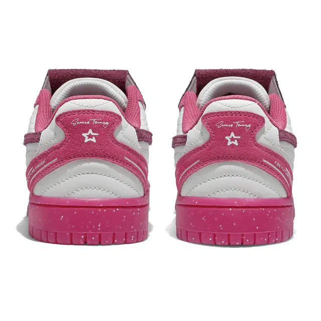 RIPSTAR SOCCER Trainer Strawberry Bear