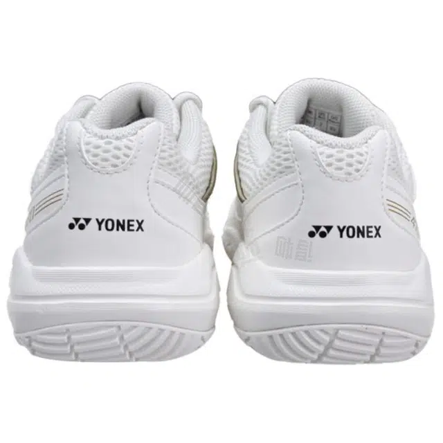 YONEX