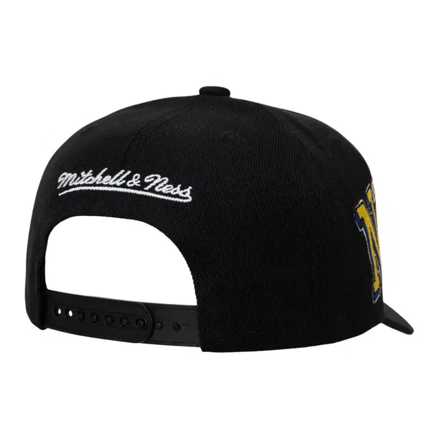 Mitchell Ness -