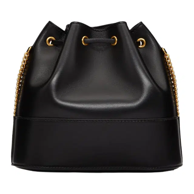 Valentino Vlogo Signature