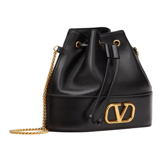Valentino Vlogo Signature