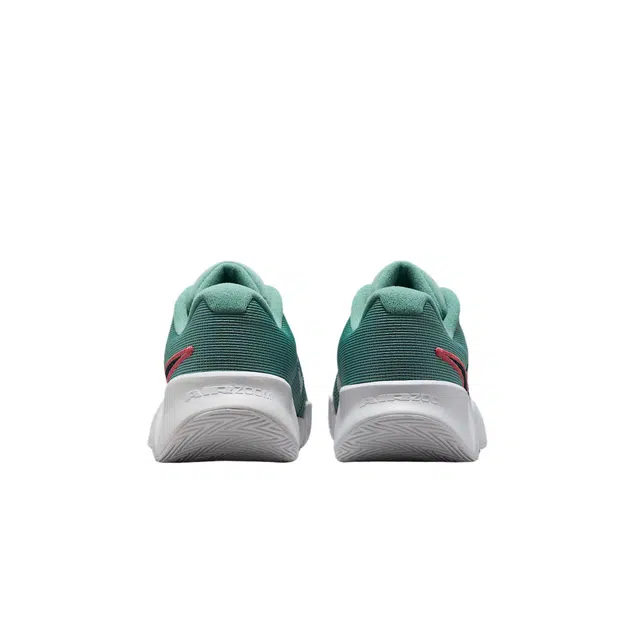 Nike GP Challenge Pro